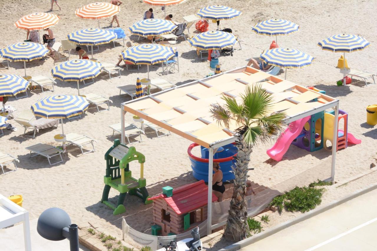 Hotel Caravel Marotta Buitenkant foto