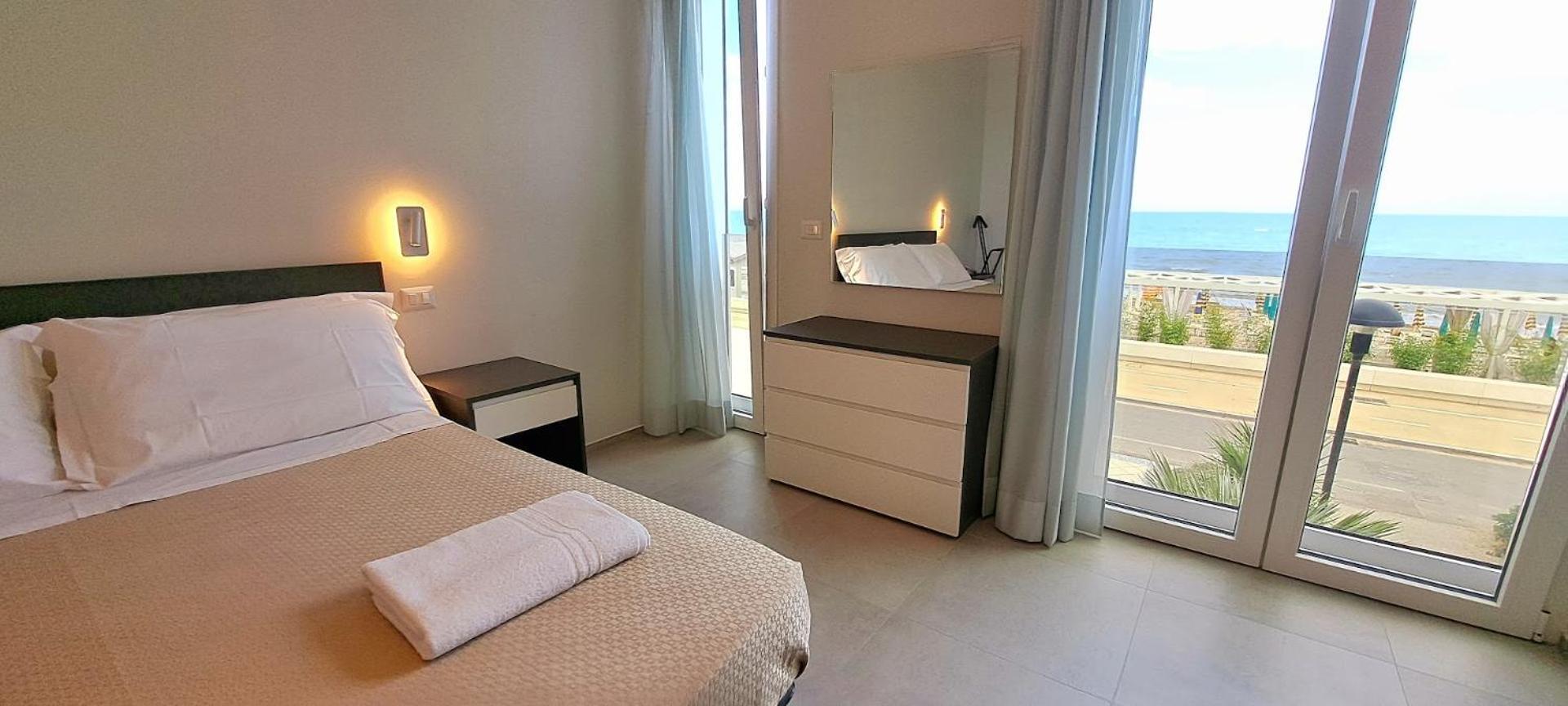 Hotel Caravel Marotta Buitenkant foto