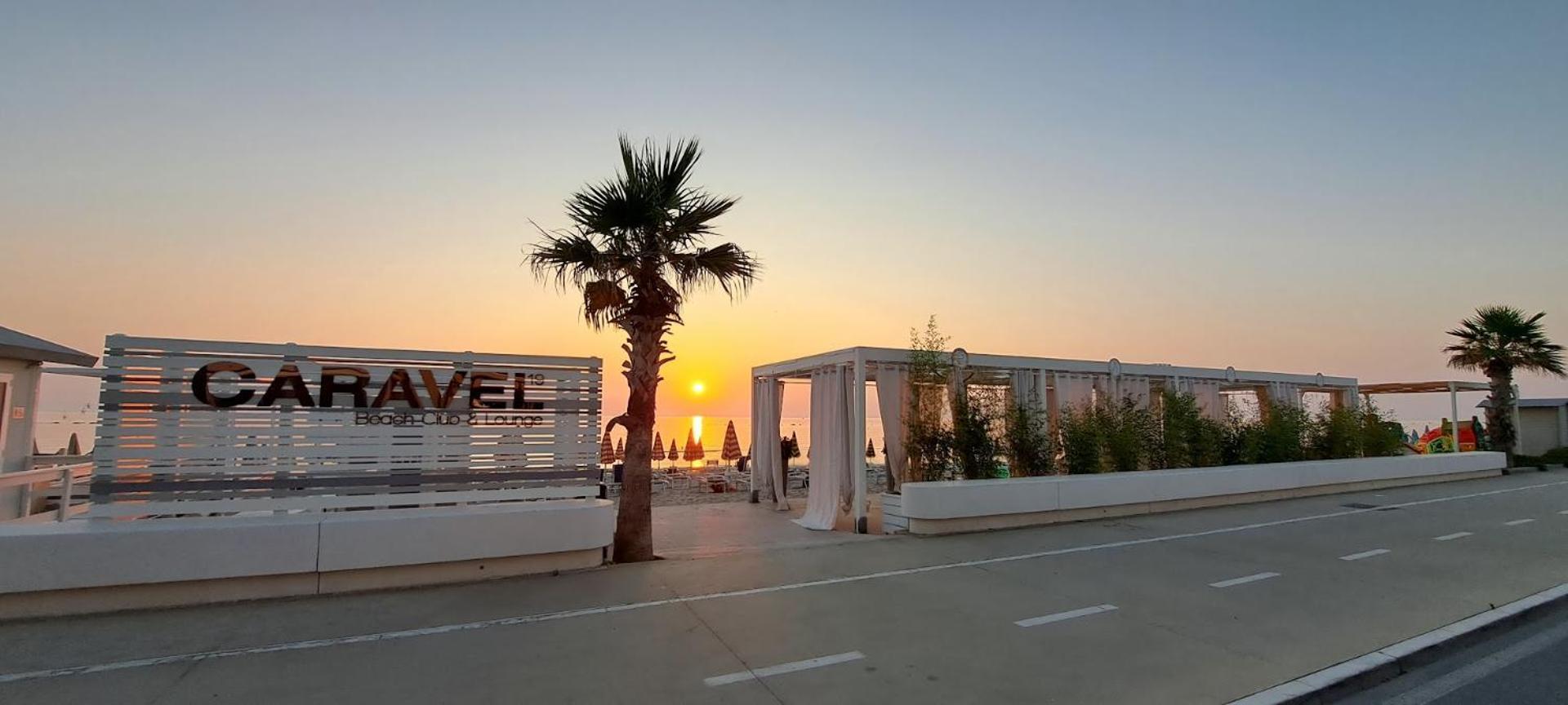 Hotel Caravel Marotta Buitenkant foto