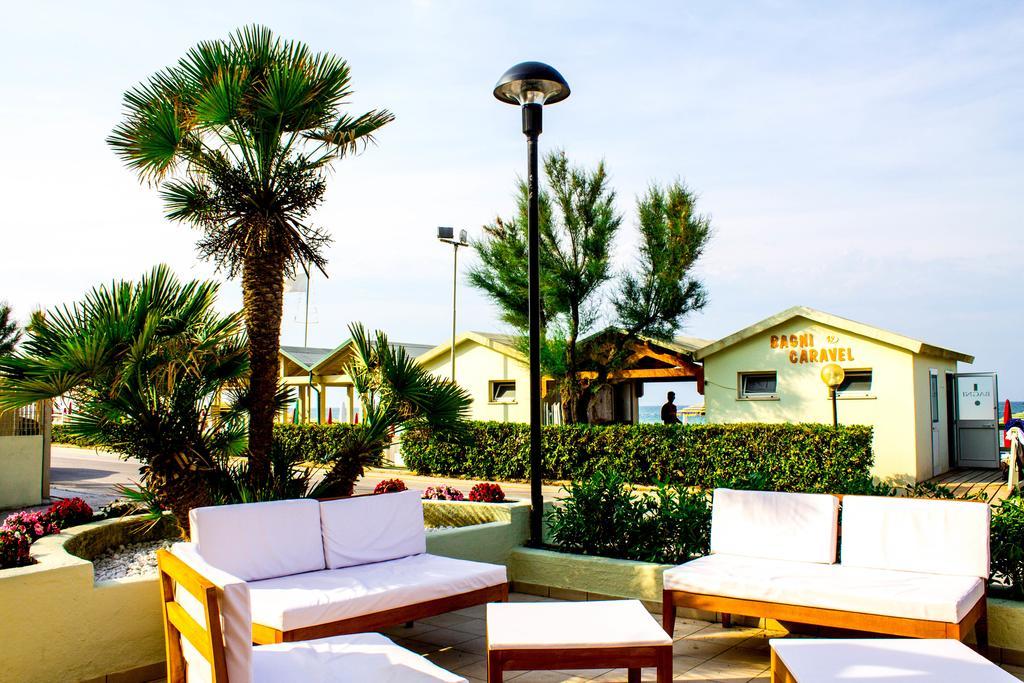Hotel Caravel Marotta Buitenkant foto