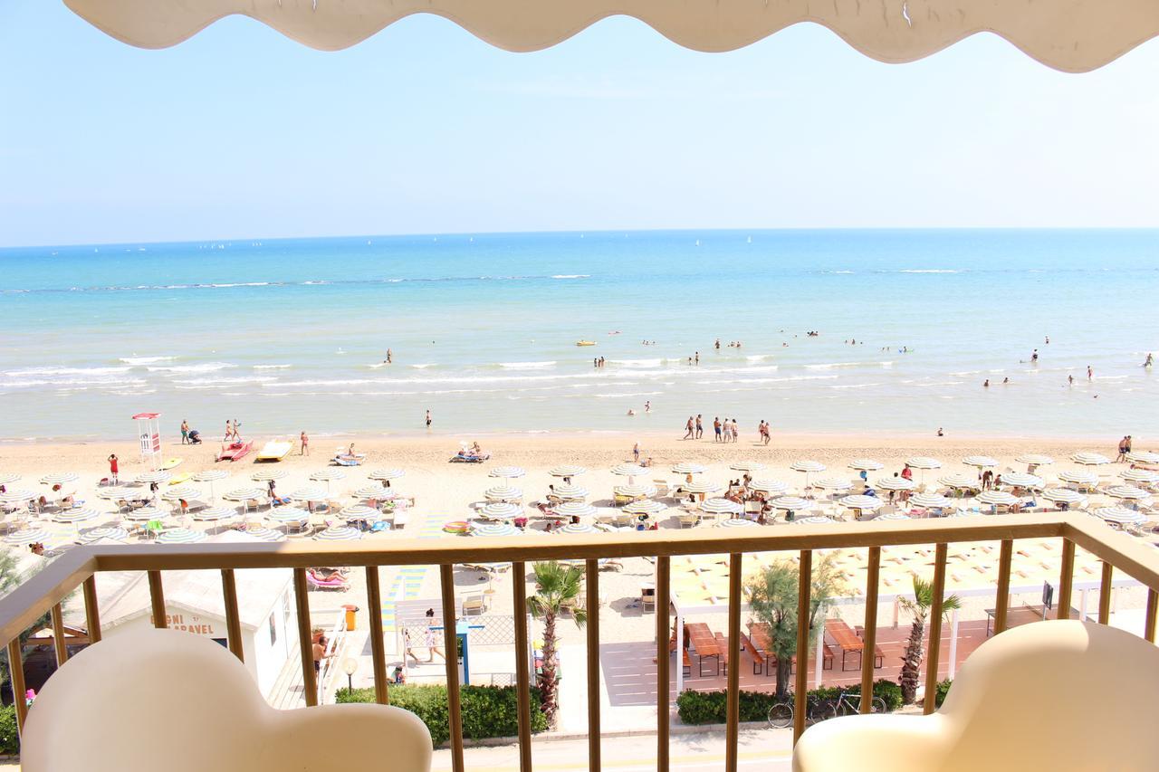 Hotel Caravel Marotta Buitenkant foto